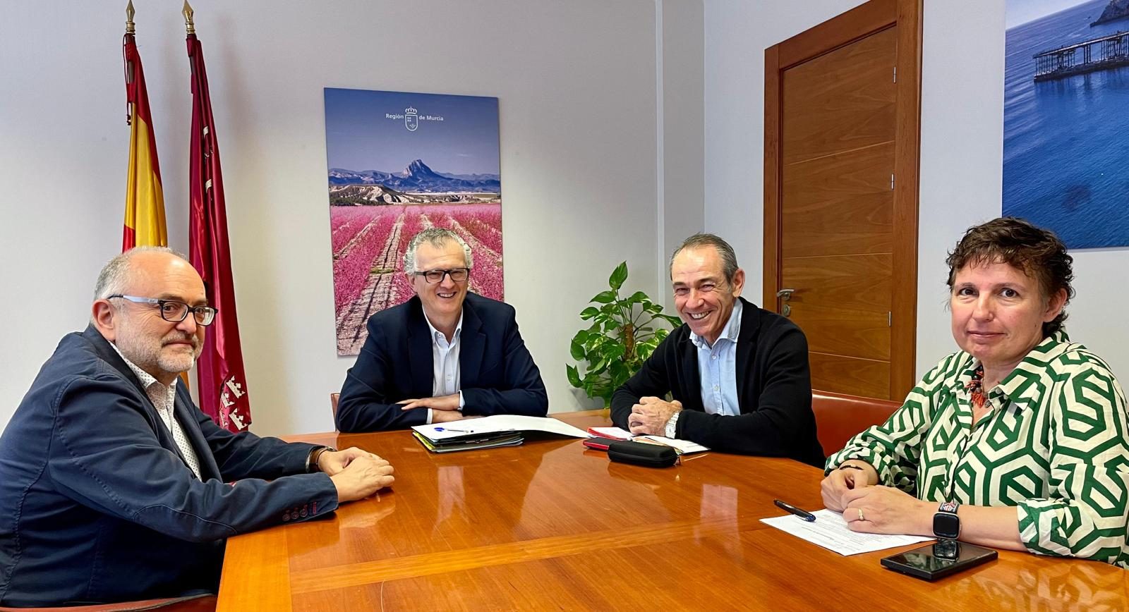 AEACaP se reúne con el consejero de Sanidad de Murcia y le insta a liderar la puesta en marcha de la detección precoz del cáncer de pulmón en España