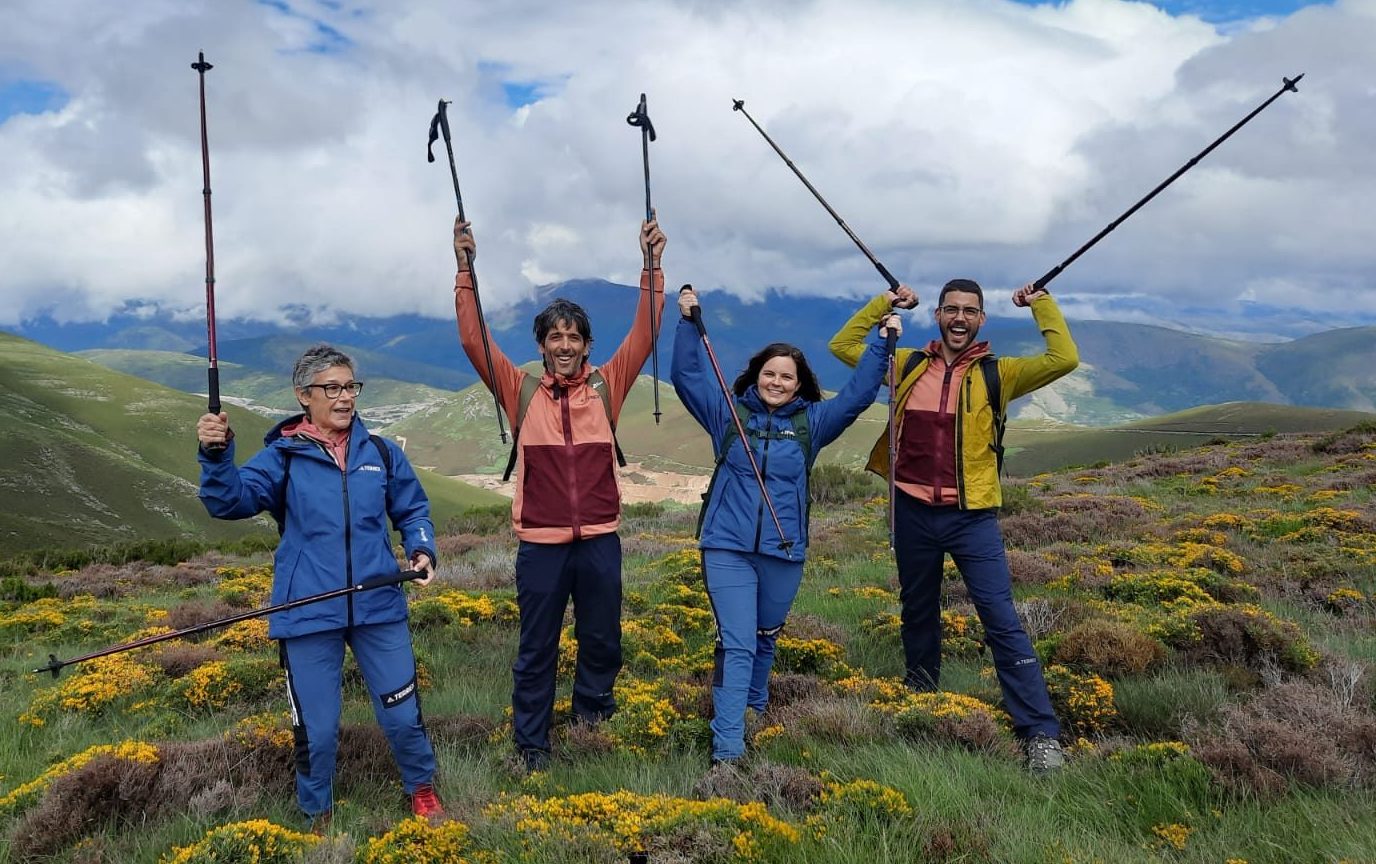 El proyecto A Pulmón corona la cima más alta de Galicia en su segunda concentración en Peña Trevinca