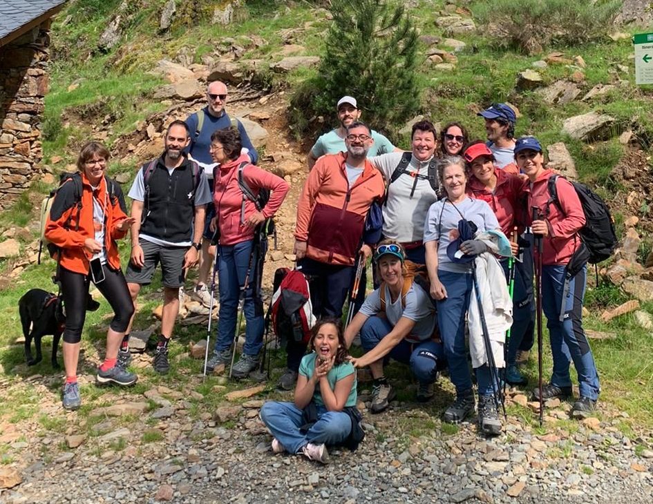 Pacientes y especialistas en oncología escalan la Pica d’Estats para sensibilizar y mostrar la otra cara del cáncer