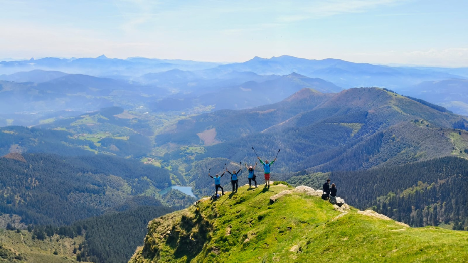 El proyecto ‘A Pulmón’ comienza su actividad de 2026 con las jornadas de senderismo en Bilbao