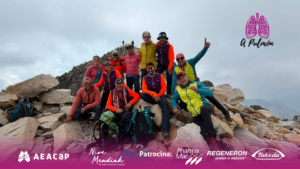 ‘A Pulmón’ corona el pico Aneto para visibilizar el cáncer de pulmón con actividad física en entornos naturales